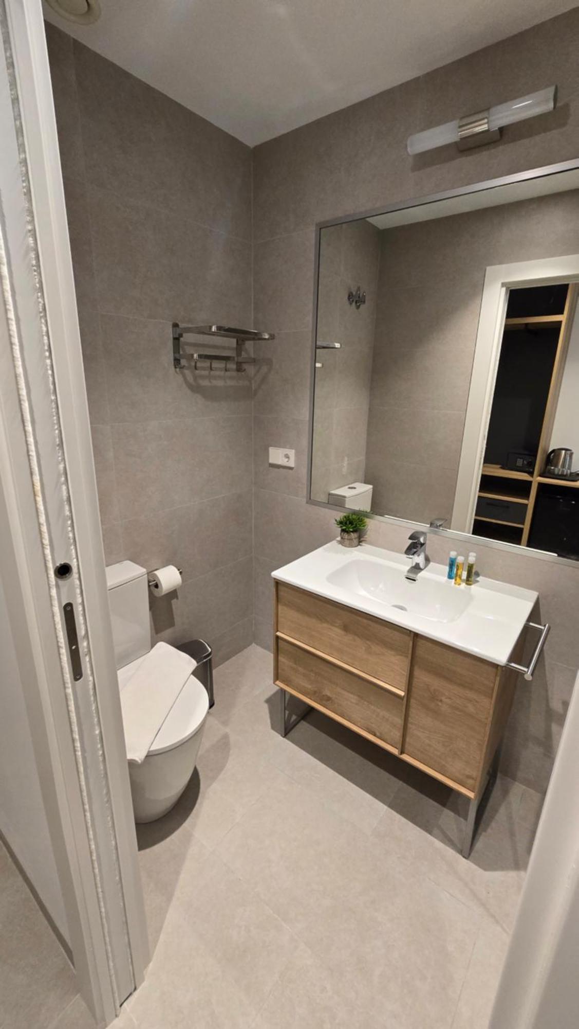 Hostal Rambla 24 By Holihome Alicante Exterior photo